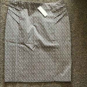 Elegant Gray Patterned Skirt